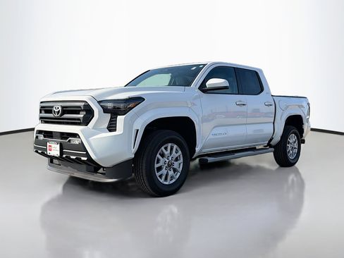 Certified 2025 Toyota Tacoma SR5 image 14
