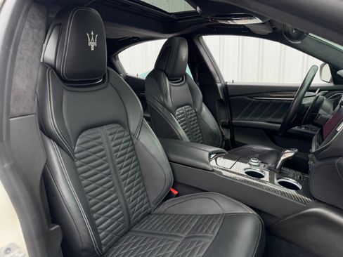 Used 2022 Maserati Ghibli Trofeo RWD image 37