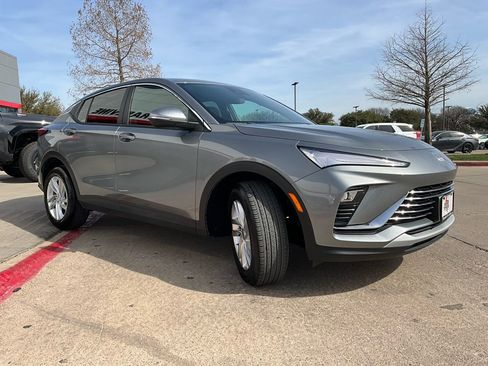 Used 2025 Buick Envista Preferred image 4