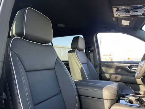 New 2026 GMC Yukon XL Elevation image 28