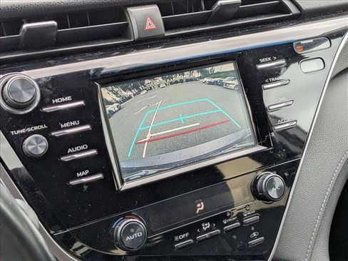 Used 2018 Toyota Camry SE image 13