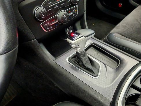 Used 2017 Dodge Charger R/T Scat Pack w/ Beats Audio Group RWD image 17