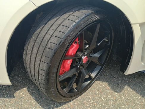 Used 2024 Honda Civic Type R image 9