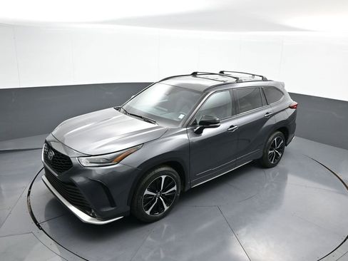Certified 2021 Toyota Highlander XSE image 35