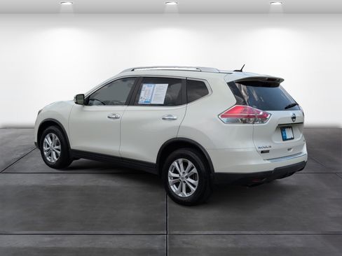 Used 2016 Nissan Rogue SV FWD image 3