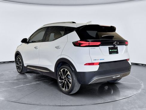 Used 2022 Chevrolet Bolt EUV Premier FWD image 2