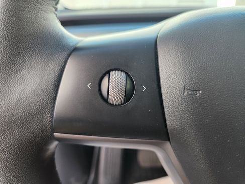 Used 2021 Tesla Model Y 2WD image 15