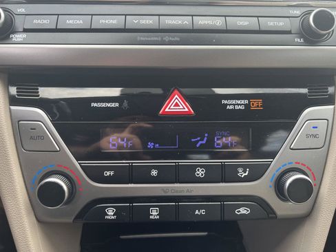 Used 2018 Hyundai Elantra Value Edition FWD image 13