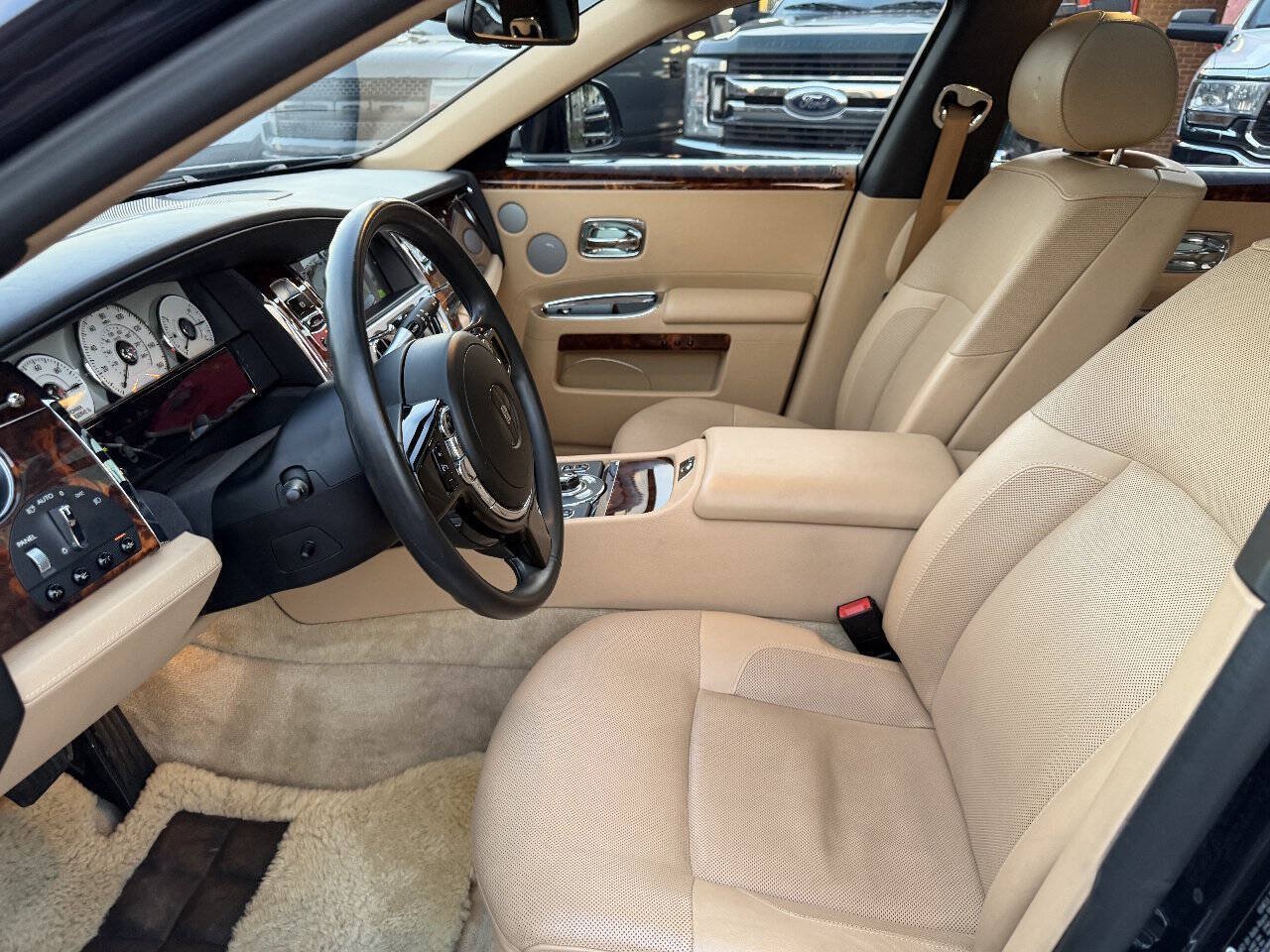 Used 2012 Rolls-Royce Ghost RWD image 21