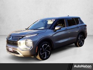 Used 2024 Mitsubishi Outlander SE video 1