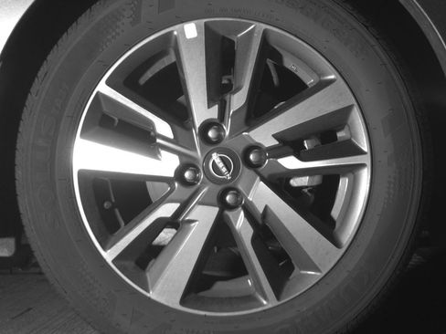 Used 2025 Nissan Versa SV image 13