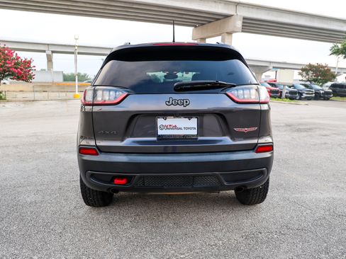 Used 2022 Jeep Cherokee Trailhawk AWD/4WD image 9
