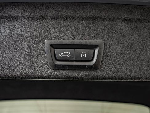 Used 2024 BMW X6 xDrive40i w/ Premium Package image 38