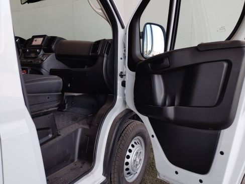 Used 2025 RAM ProMaster 2500 w/ U-Haul Equipment Group FWD image 10