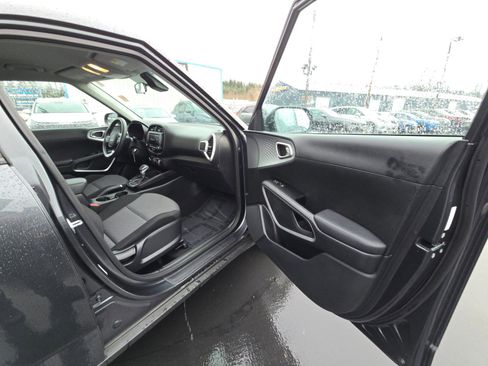 Used 2024 Kia Soul LX w/ Option Group 015 image 9