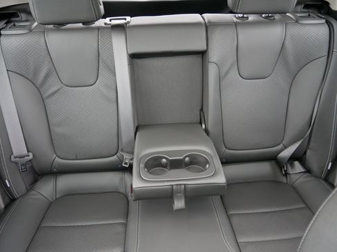 Used 2023 Buick Encore GX Essence w/ Experience Buick Package image 12