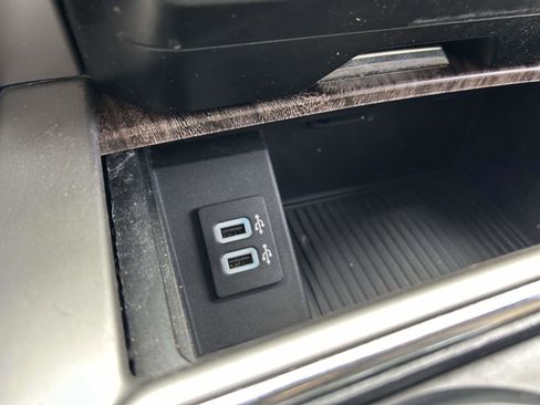 Used 2019 Ford F250 Lariat w/ Lariat Value Package image 28