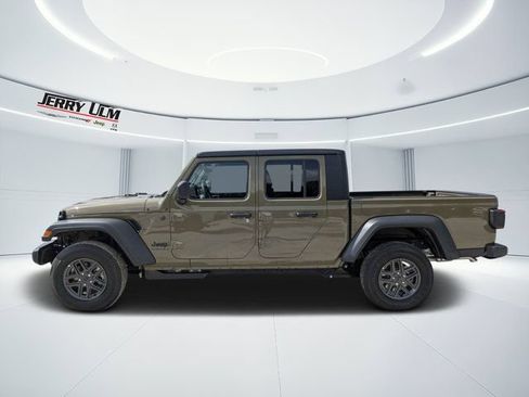 New 2026 Jeep Gladiator Sport AWD/4WD image 6