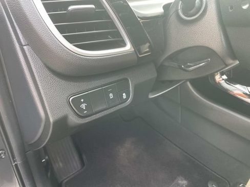 Used 2024 Kia Seltos S AWD/4WD image 25