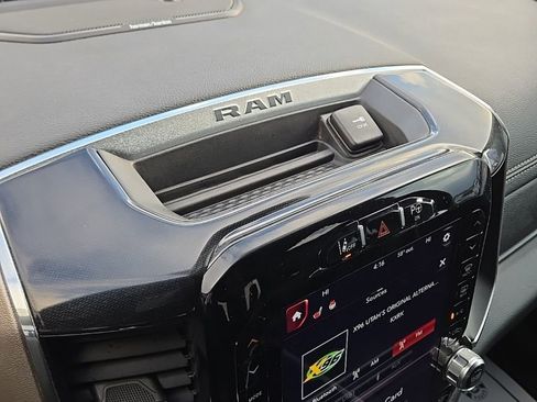 Used 2019 RAM 1500 Laramie image 31