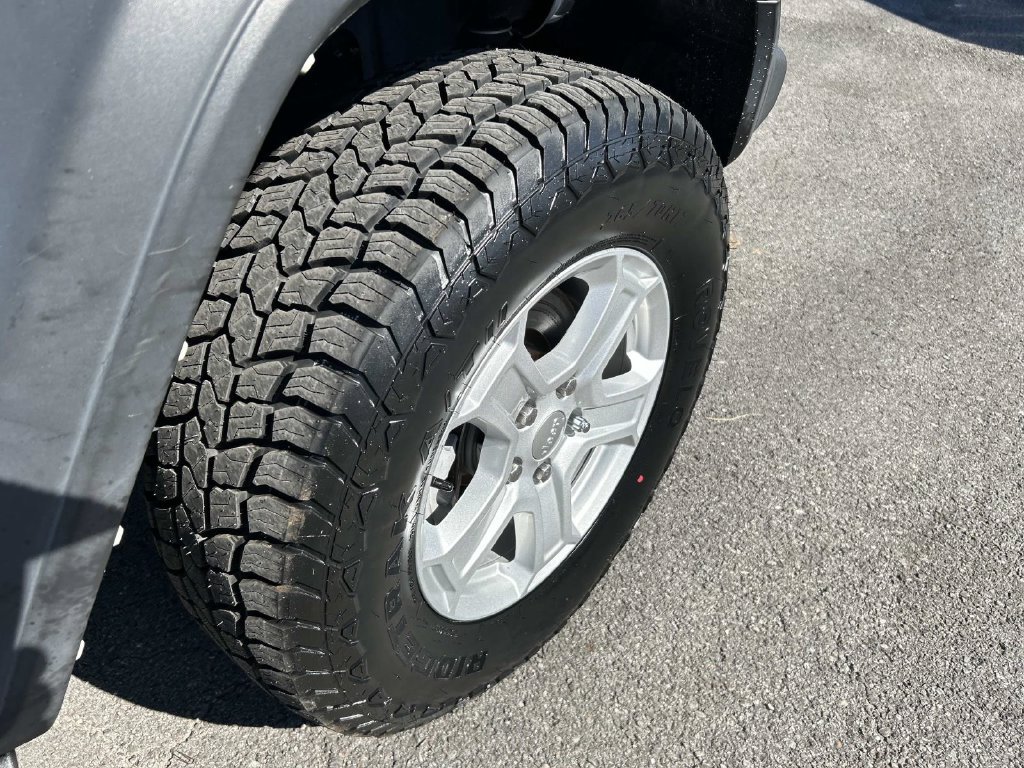 Used 2021 Jeep Wrangler Sport AWD/4WD image 26