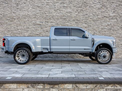 Used 2025 Ford F450 Platinum image 8