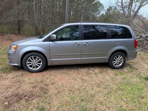 Used 2013 Dodge Grand Caravan SXT w/ UConnect Hands-Free Group image 12