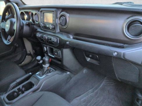 Used 2020 Jeep Gladiator Sport image 21