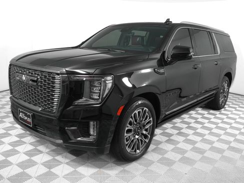 Used 2024 GMC Yukon XL Denali Ultimate image 8