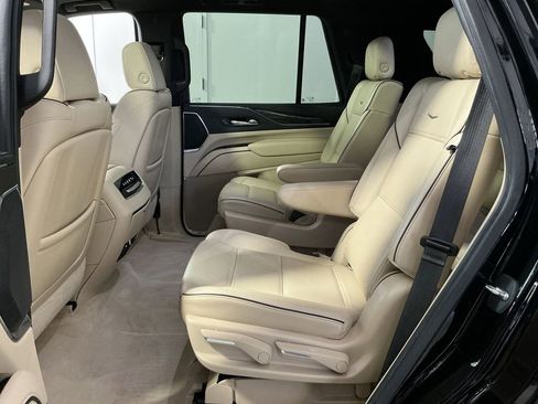 Used 2021 Cadillac Escalade Premium Luxury image 31