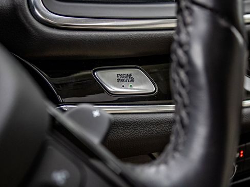 Used 2023 Buick Enclave Avenir w/ Avenir Technology Package image 33