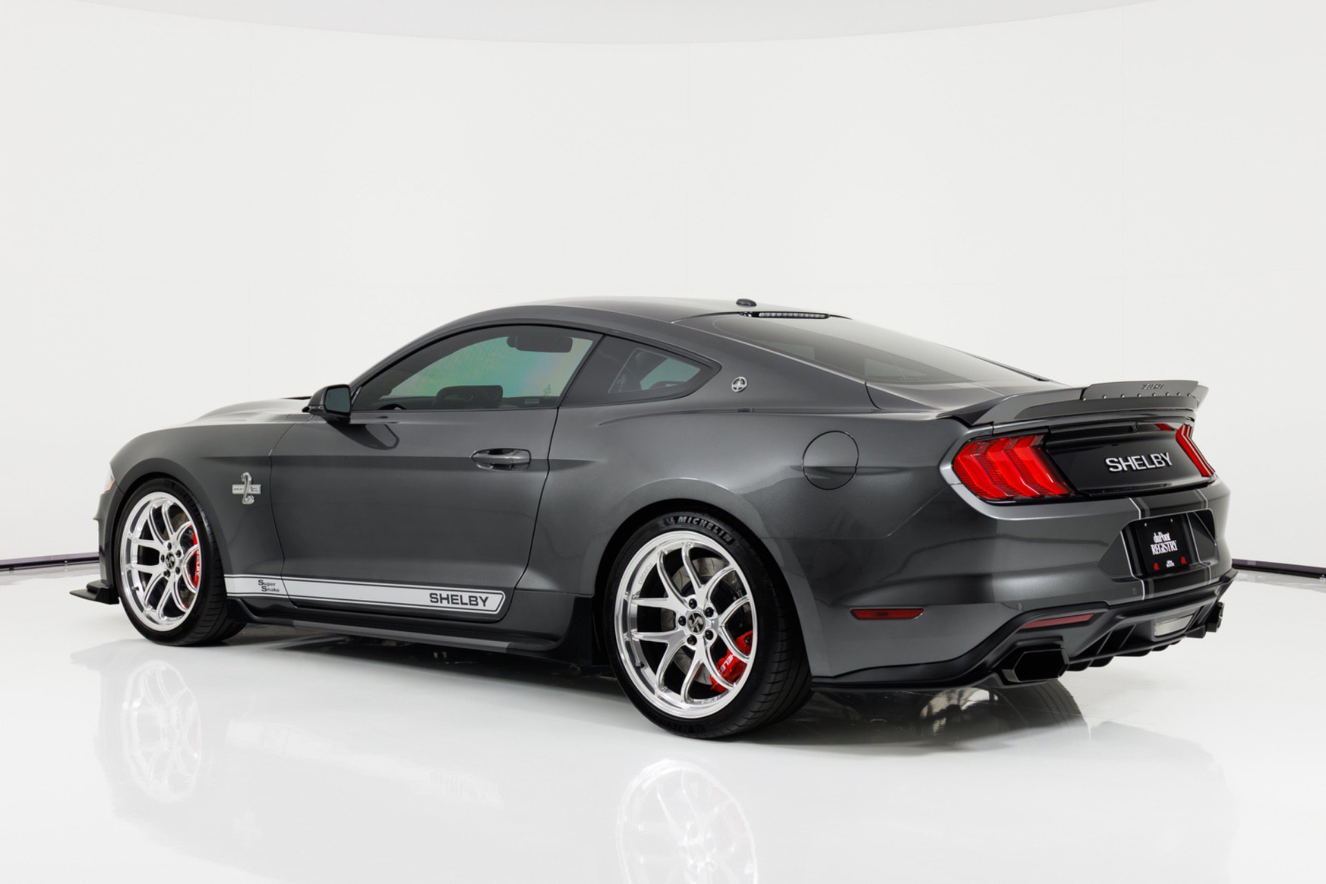Used 2019 Ford Mustang GT Premium w/ GT Performance Package RWD image 5