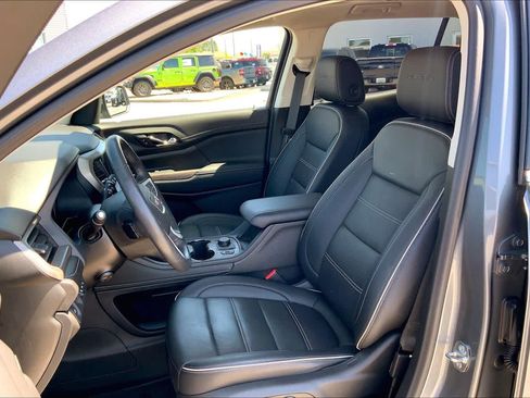 Used 2022 GMC Acadia Denali w/ Denali Ultimate Package AWD/4WD image 8
