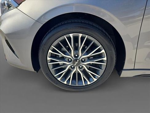 Used 2024 Kia Forte GT-Line image 9