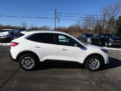 Used 2022 Ford Escape SE image 8