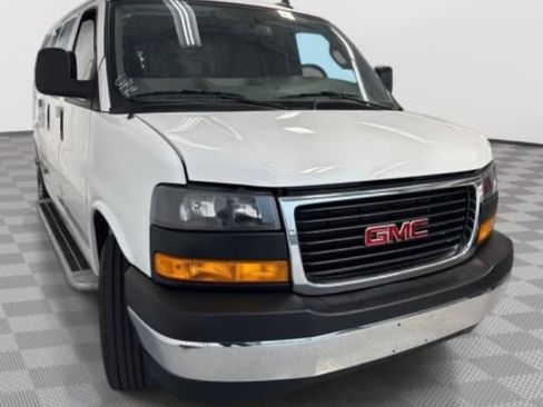 Used 2025 GMC Savana 2500 w/ Driver Convenience Package RWD image 5
