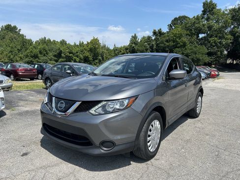 Used 2019 Nissan Rogue Sport S image 2