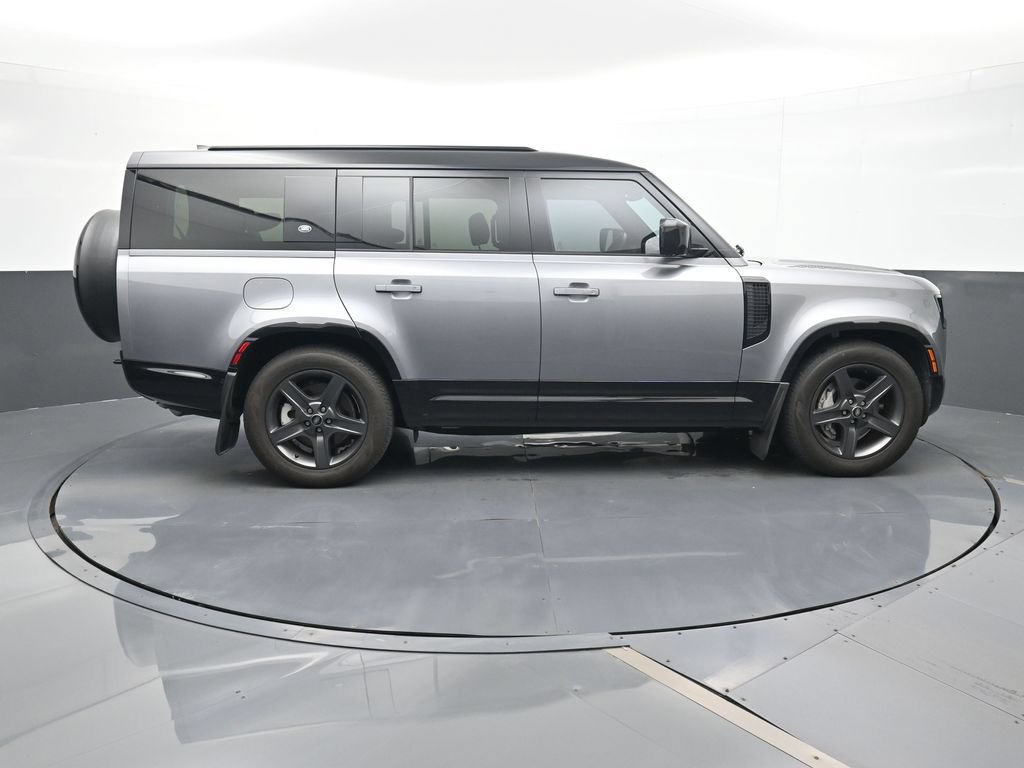Used 2024 Land Rover Defender 130 X-Dynamic SE AWD/4WD image 20
