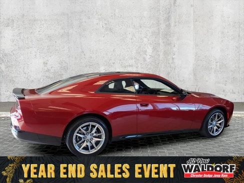 New 2026 Dodge Charger Daytona Scat Pack image 2