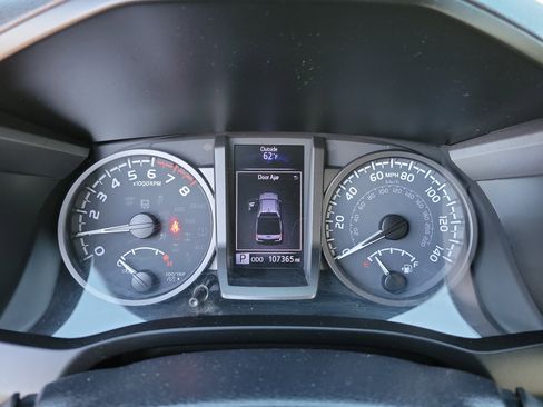 Used 2020 Toyota Tacoma TRD Sport image 18