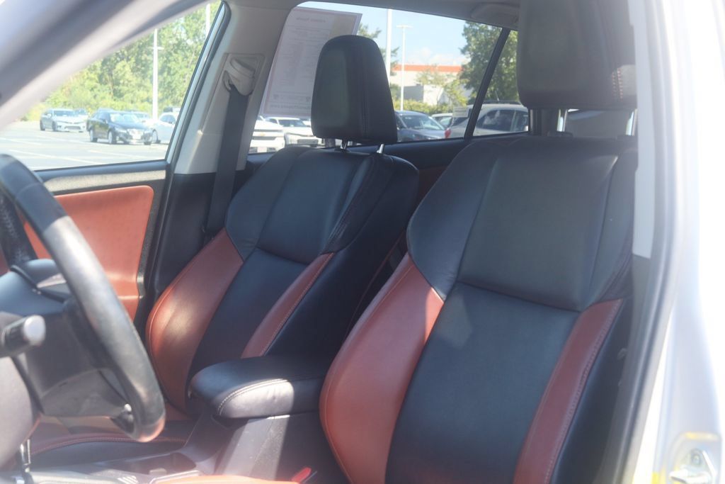 Used 2015 Toyota RAV4 Limited AWD/4WD image 28