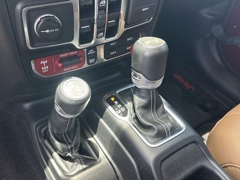 Used 2021 Jeep Wrangler Unlimited Rubicon AWD/4WD image 33