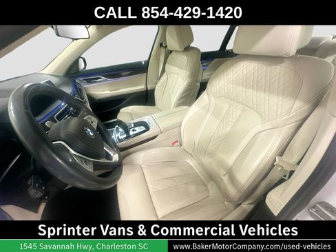 Used 2021 BMW 740i w/ Premium Package RWD image 5