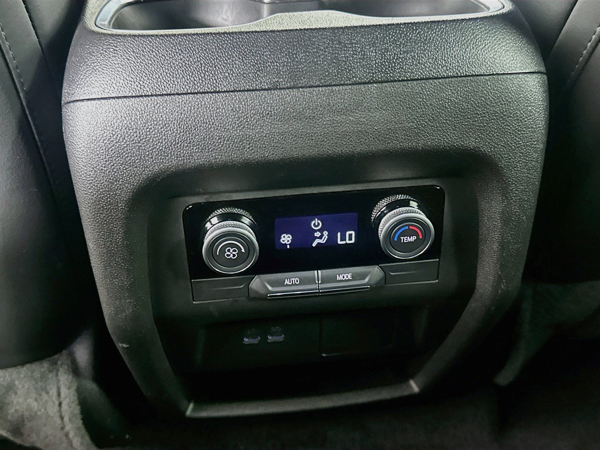 Used 2025 Buick Enclave Preferred FWD image 27