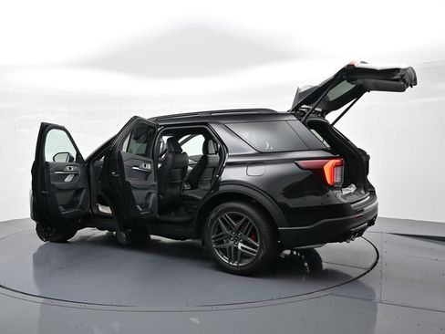 New 2026 Ford Explorer ST image 32