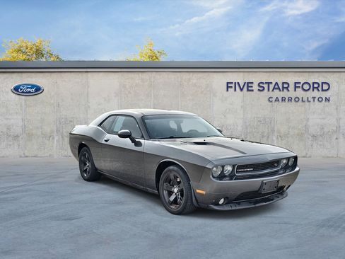Used 2013 Dodge Challenger R/T Plus image 1