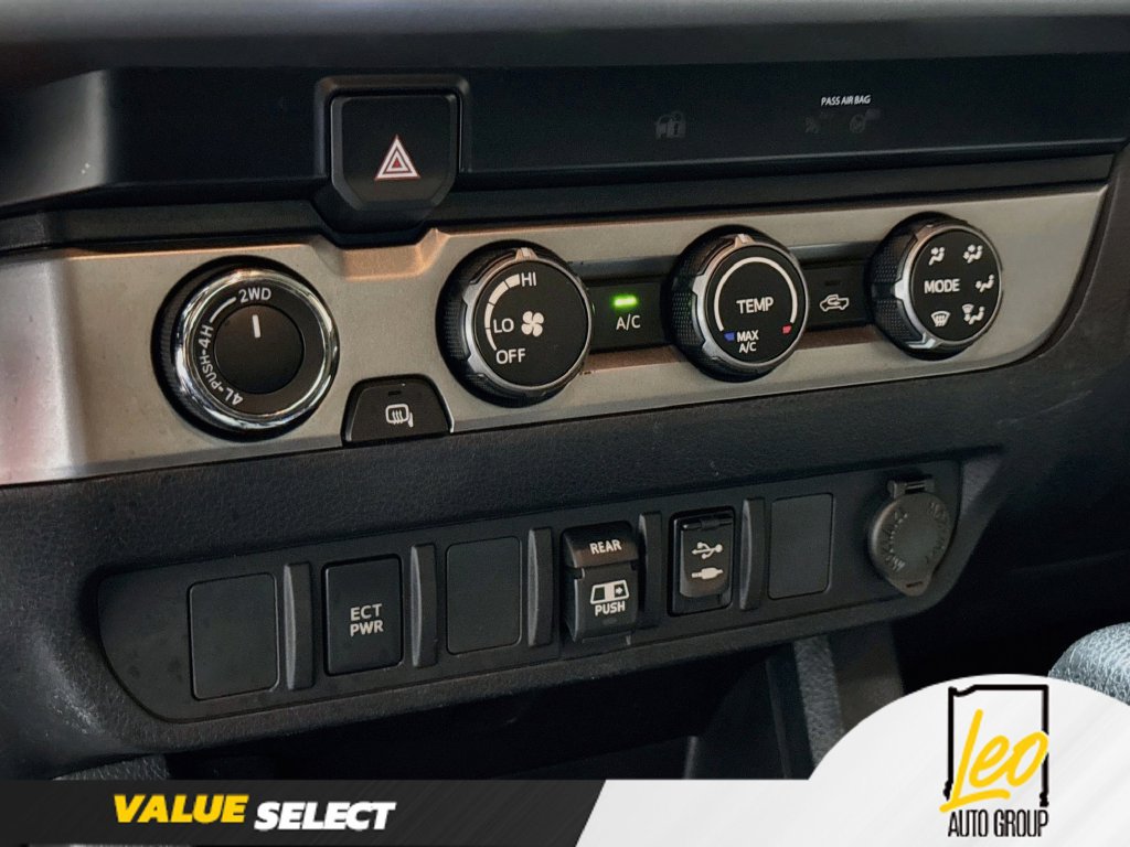 Used 2019 Toyota Tacoma SR5 AWD/4WD image 17