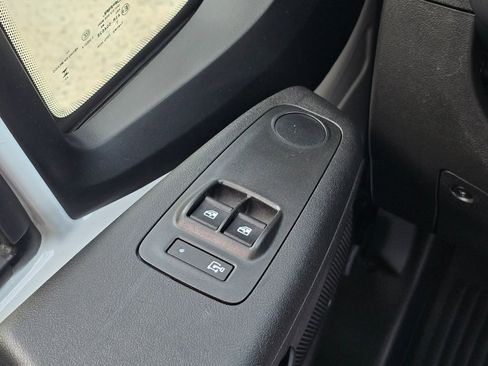 Used 2024 RAM ProMaster 2500 FWD image 32
