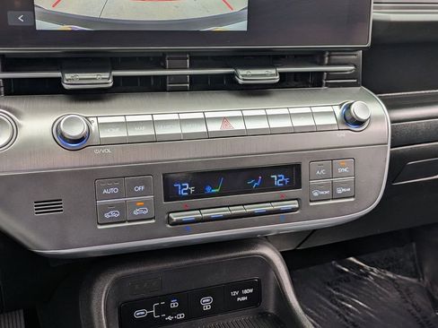 Used 2025 Hyundai Kona SEL FWD image 17