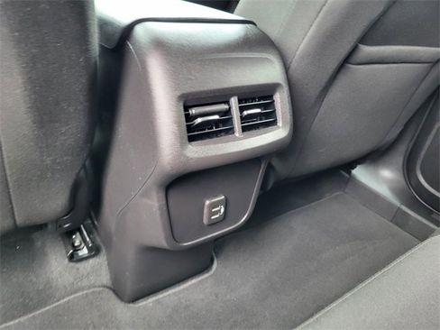 Used 2024 Chevrolet Equinox LT image 15